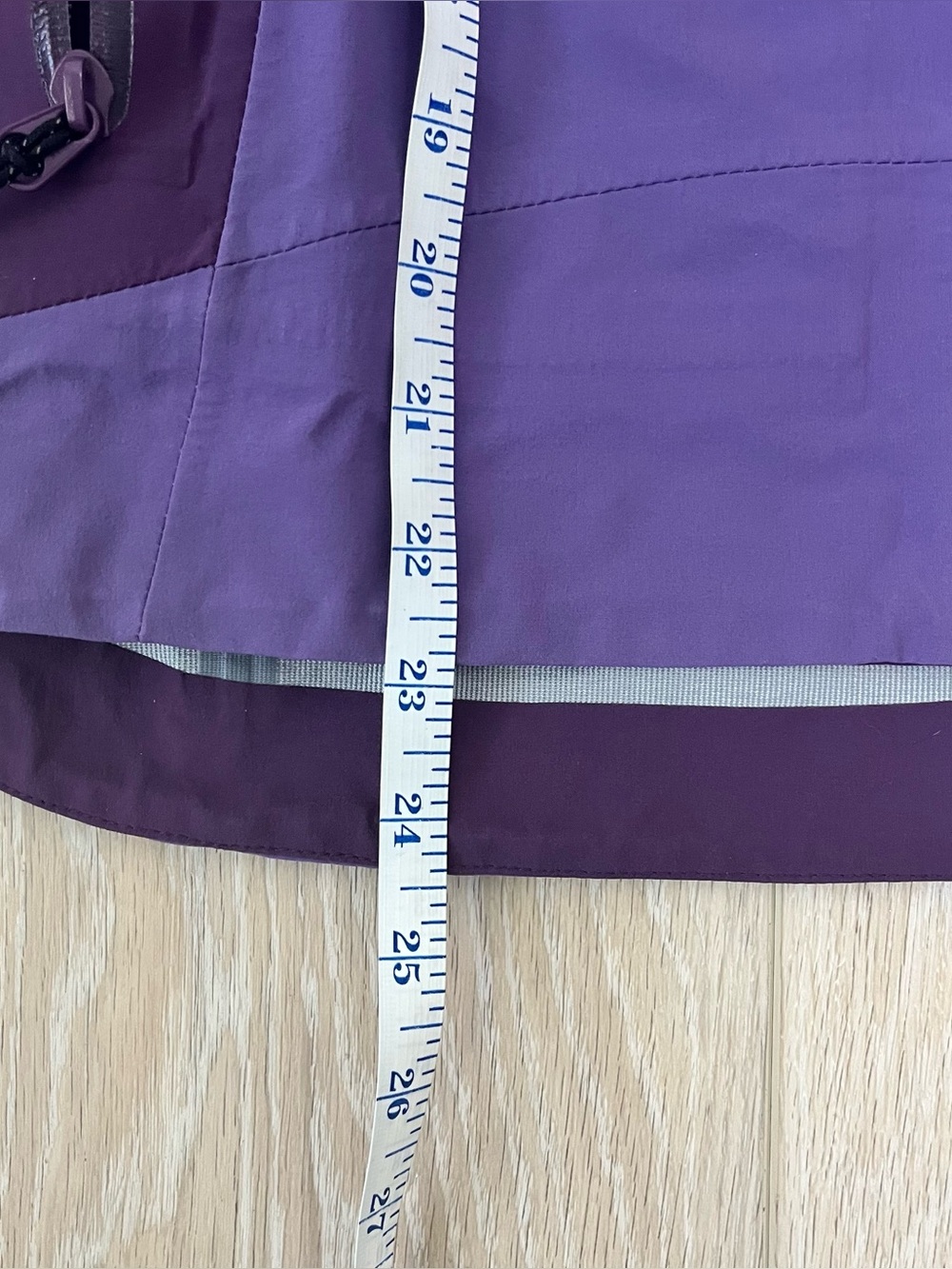 L.L. Bean Women's Gortex Rain Jacket - Picture 10 of 11
